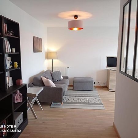 Superbe Appartement Avec Balcon Filant Cenon Exteriör bild